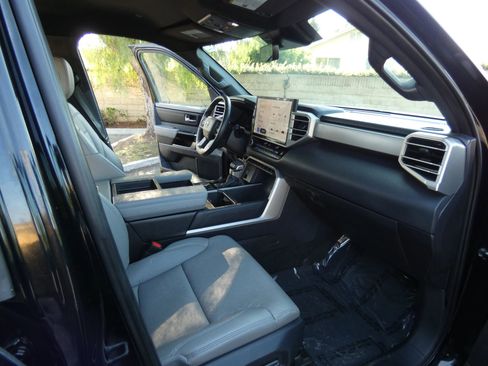 Used 2025 Toyota Tundra Limited image 27