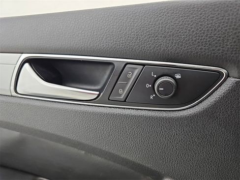 Used 2019 Volkswagen Passat 2.0T Wolfsburg w/ Wheels & Sunroof Package image 30