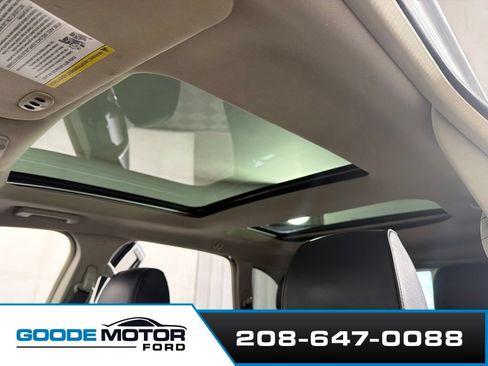 Used 2013 Lincoln MKX AWD image 18
