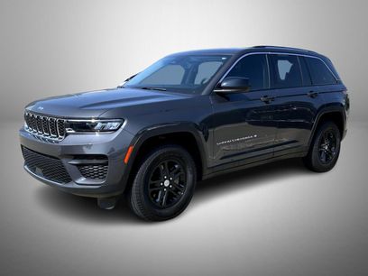 Used 2023 Jeep Grand Cherokee Laredo