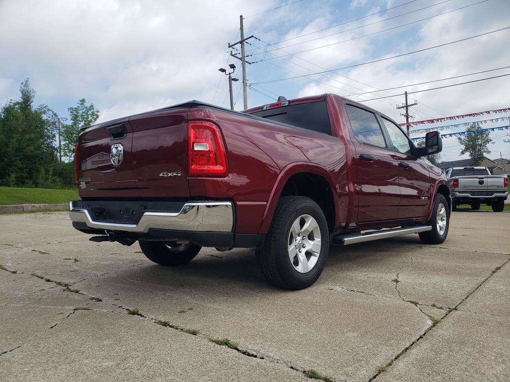 Used 2025 RAM 1500 Big Horn AWD/4WD image 3