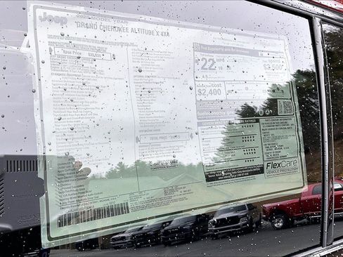 New 2025 Jeep Grand Cherokee Altitude image 14