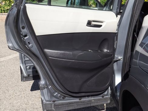 Used 2022 Toyota Corolla Cross L image 33