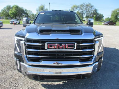 New 2026 GMC Sierra 2500 SLT w/ SLT Premium Package AWD/4WD image 11