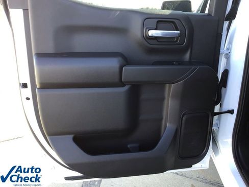 Used 2026 Chevrolet Silverado 1500 Custom Trail Boss w/ Turbomax Blackout Package AWD/4WD image 11