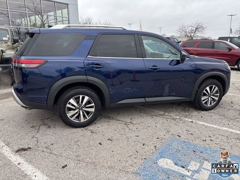 Used 2025 Nissan Pathfinder SL FWD image 33