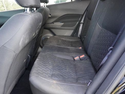 Used 2022 Nissan Kicks SV w/ Interior Electronics Package FWD image 15