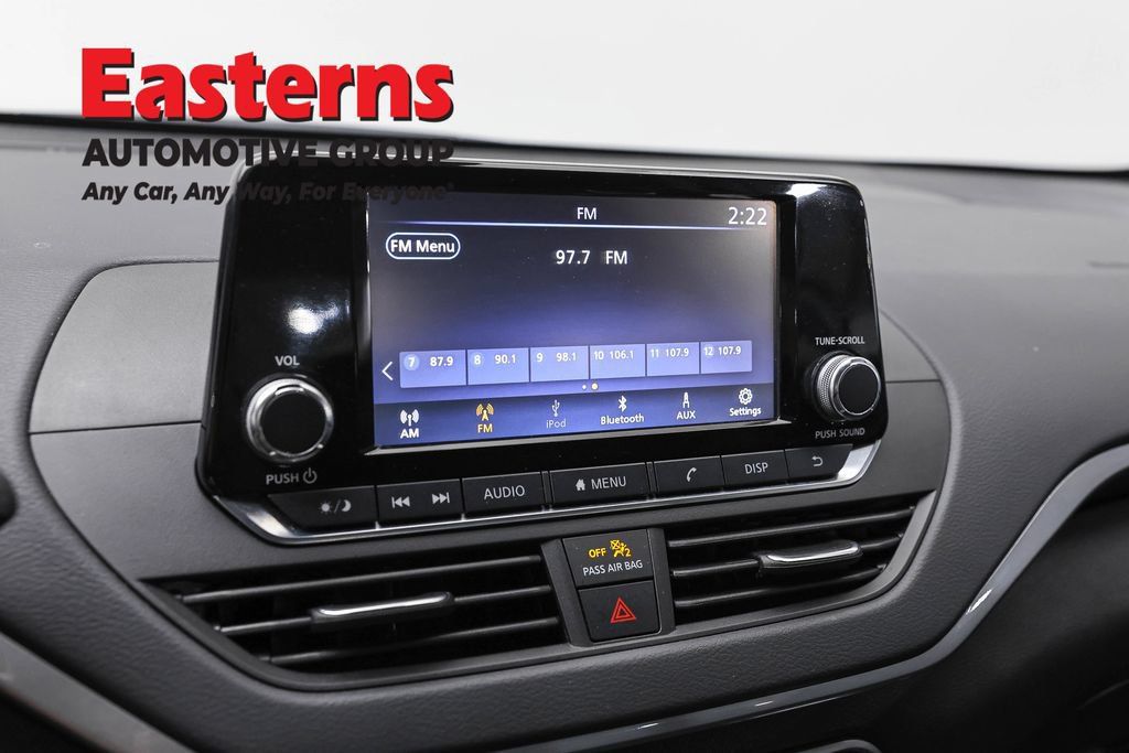 Used 2024 Nissan Altima 2.5 S FWD image 18