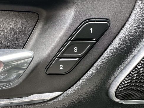 Used 2021 RAM 1500 Laramie w/ Advanced Safety Group AWD/4WD image 9