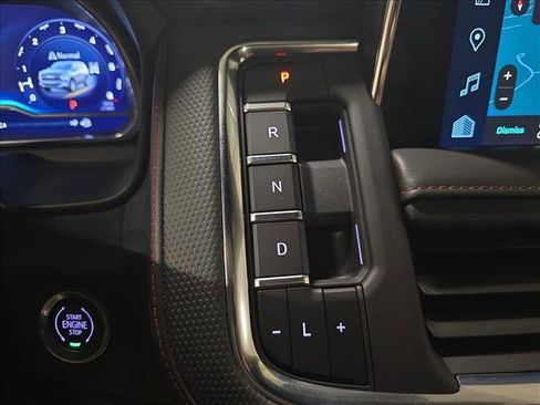 Used 2022 Chevrolet Suburban RST w/ Luxury Package image 27