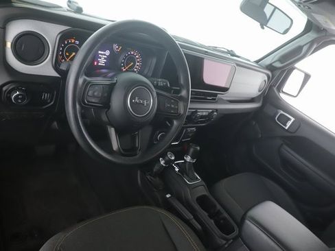 Used 2024 Jeep Gladiator Sport image 17