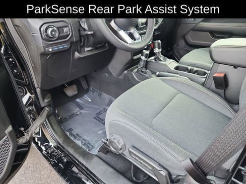 Used 2025 Jeep Wrangler Unlimited Sahara w/ Safety Group image 21