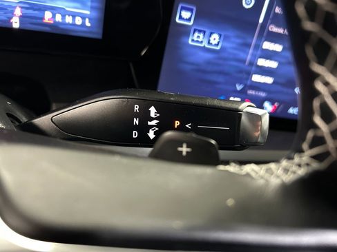 Used 2025 Chevrolet Traverse LT w/ Enhanced Driving Package image 20