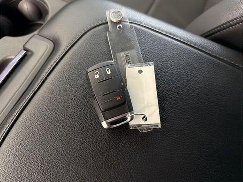 Used 2022 RAM 2500 Tradesman w/ Chrome Appearance Group image 27