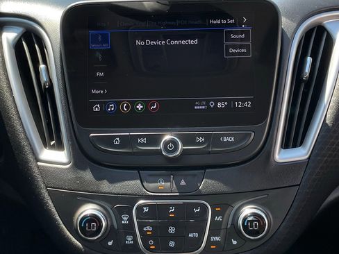 Used 2024 Chevrolet Malibu LT image 18