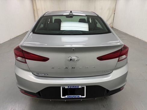 Used 2020 Hyundai Elantra Limited w/ Cargo Package (C1) FWD image 4