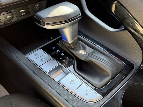 Used 2025 Hyundai Elantra SEL image 18