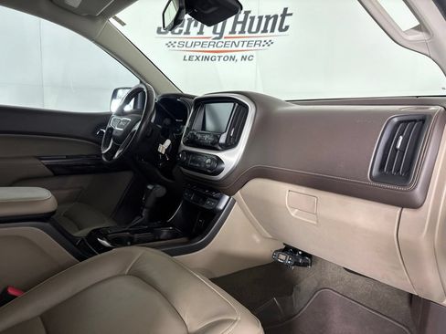 Used 2017 GMC Canyon SLT w/ Driver Alert Package AWD/4WD image 31