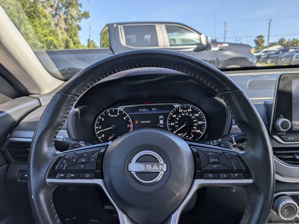 Used 2025 Nissan Altima 2.5 SR FWD image 18