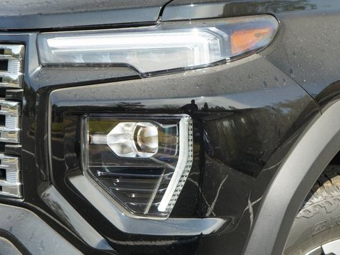 New 2026 GMC Canyon Denali image 2