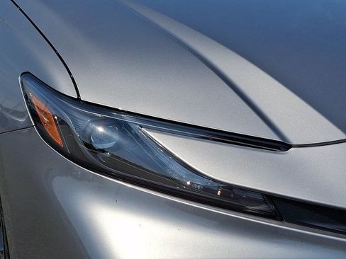Certified 2025 Toyota Camry SE FWD image 9