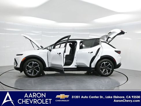 New 2026 Chevrolet Equinox EV LT image 39