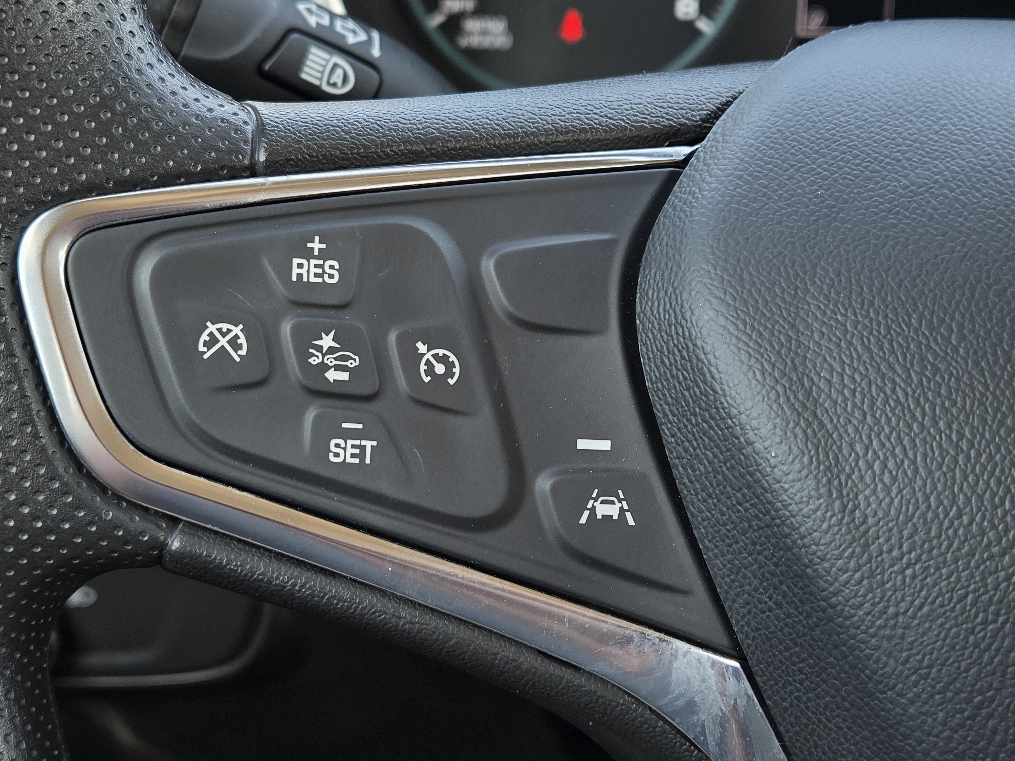Used 2024 Chevrolet Equinox LS w/ Driver Confidence II Package FWD image 19