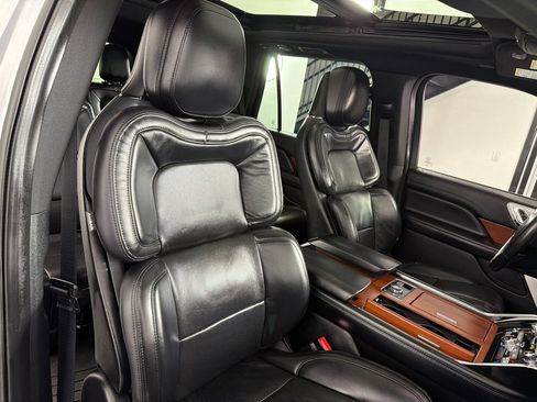 Used 2020 Lincoln Navigator Reserve w/ Luxury Package AWD/4WD image 28