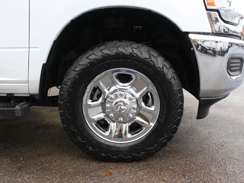 Used 2024 RAM 2500 Tradesman w/ Chrome Appearance Group image 33