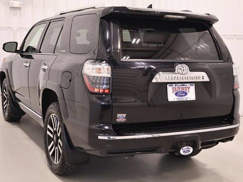 Used 2015 Toyota 4Runner Limited AWD/4WD image 7