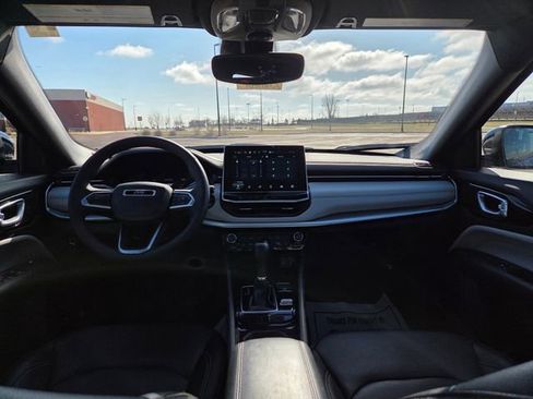 Used 2025 Jeep Compass Limited w/ Sun & Sound Group AWD/4WD image 56