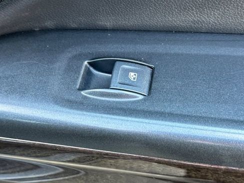 Used 2018 GMC Canyon SLE w/ SLE Convenience Package image 22