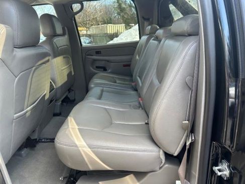 Used 2005 Chevrolet Avalanche Z71 w/ Sun And Sound Package image 29