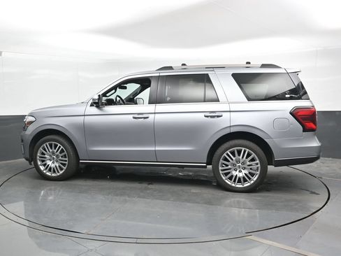 Used 2024 Ford Expedition Limited AWD/4WD image 9