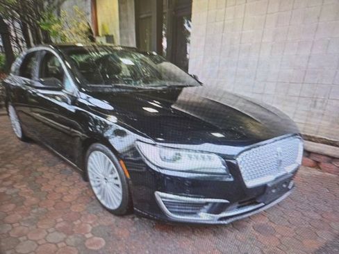 Used 2017 Lincoln MKZ Reserve w/ Technology Package AWD/4WD image 4