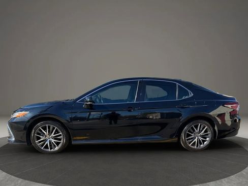 Used 2023 Toyota Camry XLE image 8