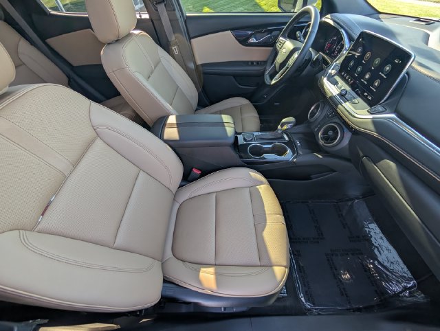 Used 2024 Chevrolet Blazer Premier w/ Enhanced Convenience Package FWD image 4