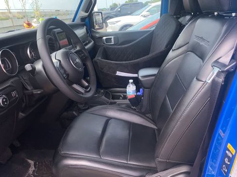 Used 2023 Jeep Gladiator Sport AWD/4WD image 8