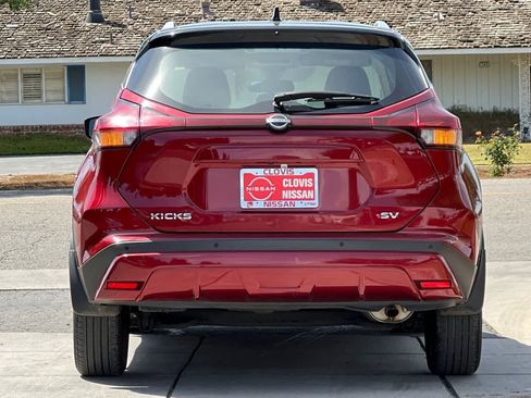 Used 2023 Nissan Kicks SV image 8