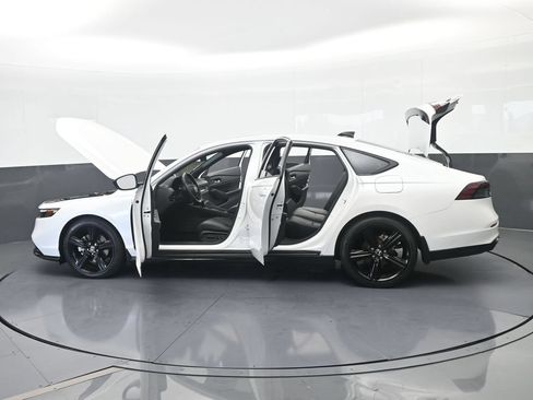 Used 2025 Honda Accord Sport image 73