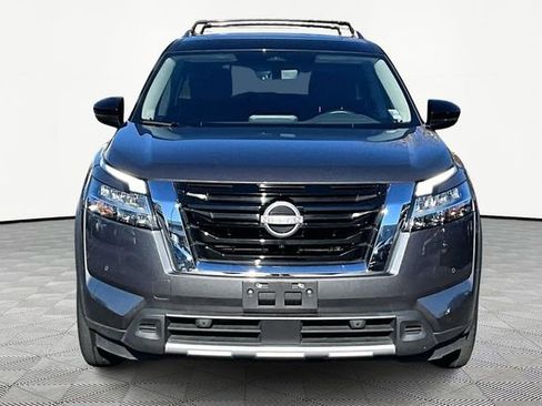 Used 2024 Nissan Pathfinder SL w/ SL Premium Package image 2