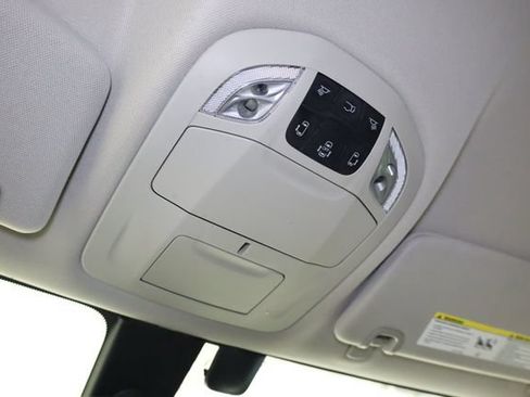 Used 2019 Chrysler Pacifica Touring-L Plus w/ Tire & Wheel Group FWD image 27