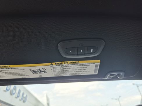 Used 2026 Chrysler Pacifica Select FWD image 41