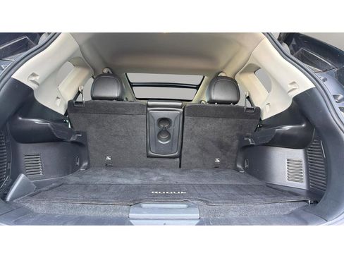 Used 2019 Nissan Rogue SL w/ Premium Package image 12