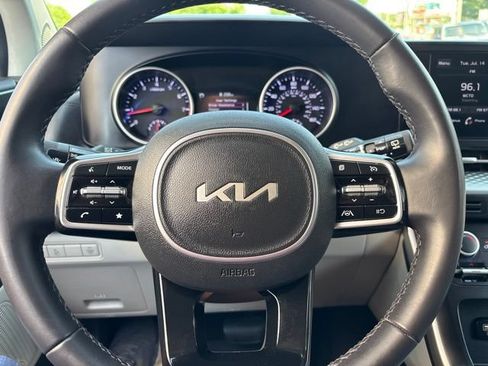 Used 2023 Kia Carnival LX FWD image 24