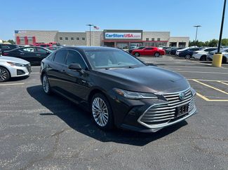 Used 2019 Toyota Avalon Limited FWD video 1
