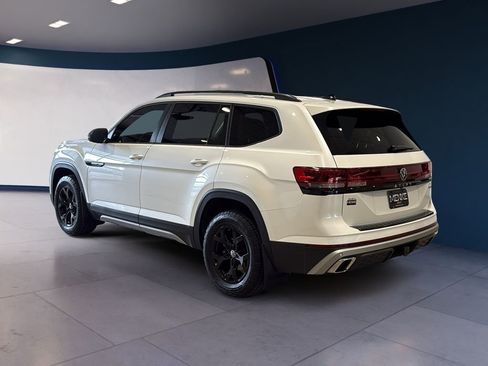 Used 2024 Volkswagen Atlas Peak Edition SEL AWD/4WD image 5
