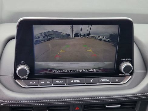 Used 2024 Nissan Rogue SV w/ SV Premium Package FWD image 13
