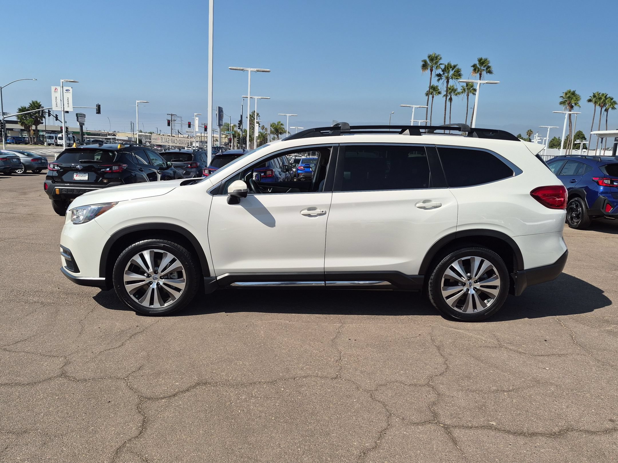 Used 2022 Subaru Ascent Limited w/ Technology Package AWD/4WD image 4