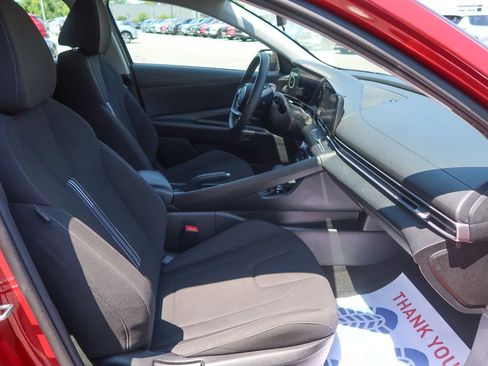 Used 2024 Hyundai Elantra SEL FWD image 18